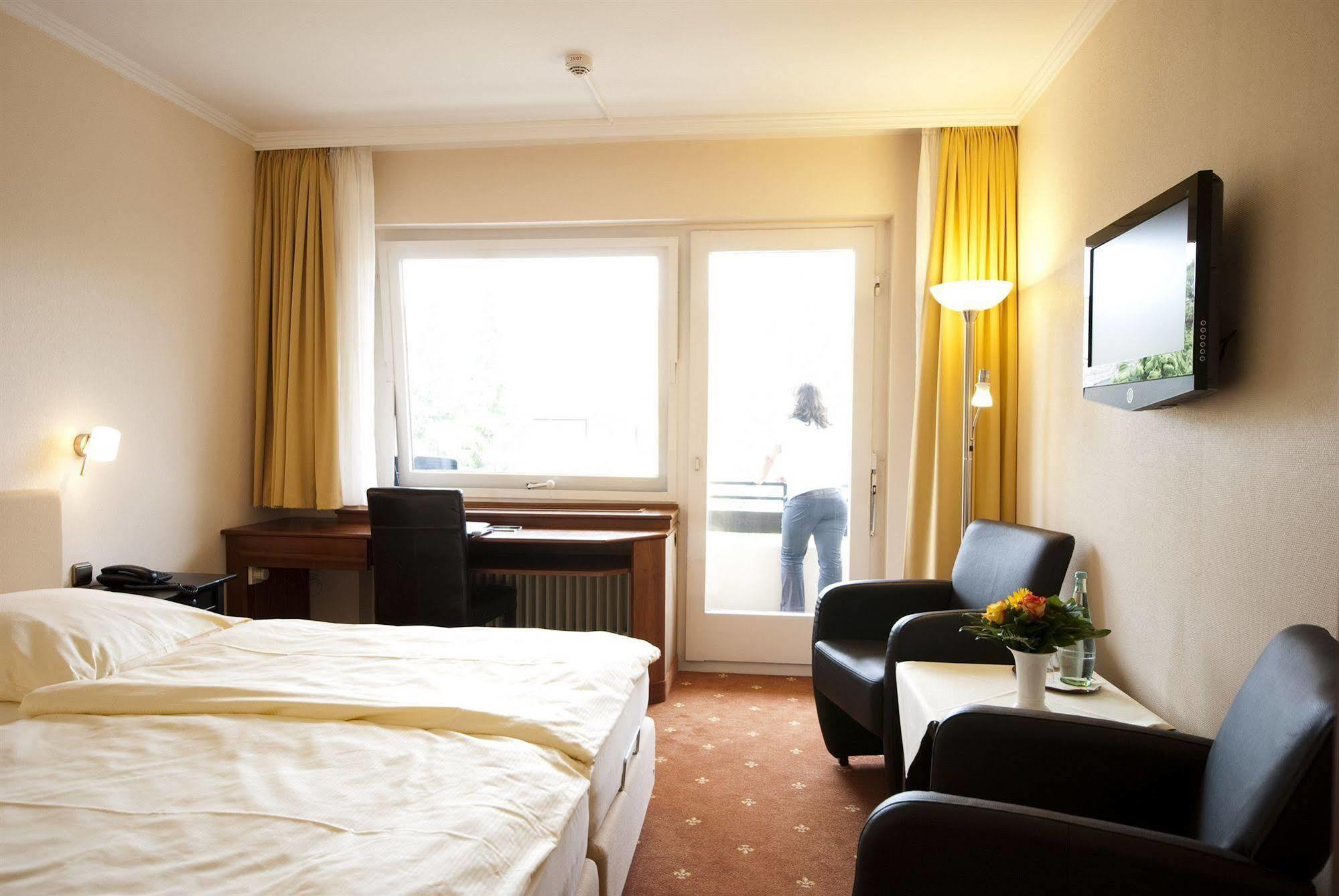 Vitalhotel Ascona บัดบีเวนเซิน ภายนอก รูปภาพ